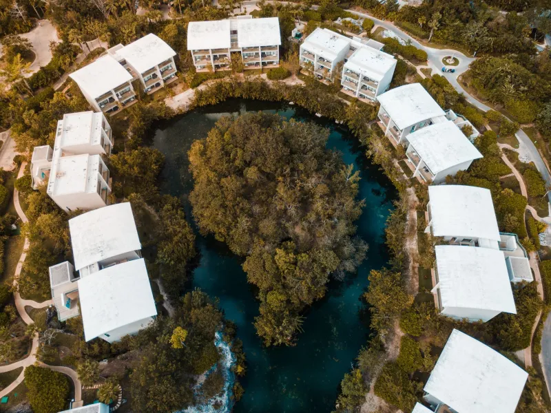 Aguas sagradas del inframundo: los cenotes imprescindibles de Yucatán y cómo visitarlos con respeto