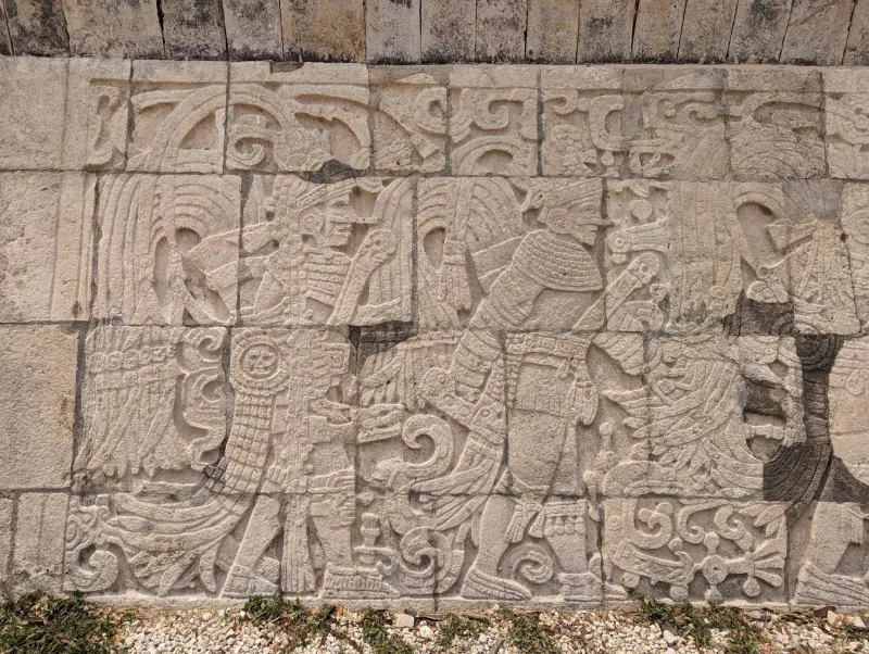 Piedra viva: los maestros canteros mayas que transmiten el arte de construir con la eternidad